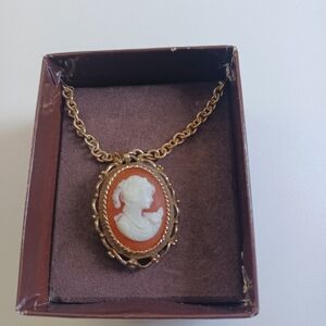 VINTAGE VANDA USA CARVED CAMEO PERFUME LOCKET FILIGREE PENDANT NECKLACE IN BOX